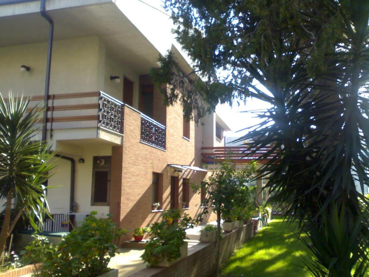 B&B Le Magnolie แตร์โมลิ ภายนอก รูปภาพ